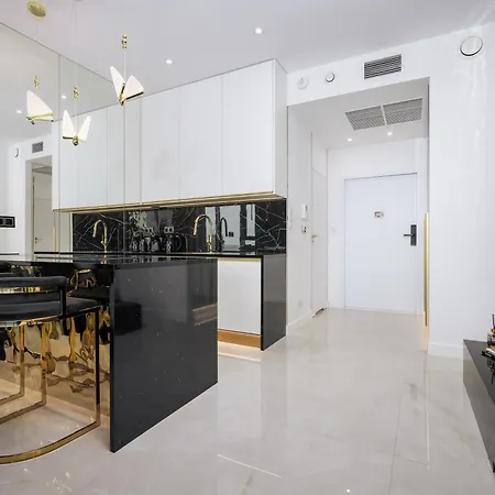 Goldstar Apartament- Wanna Z Widokiem, 19 Pietro, Hanza Tower 아파트 *