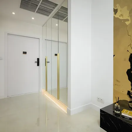 Goldstar Apartament- Wanna Z Widokiem, 19 Pietro, Hanza Tower 아파트 *